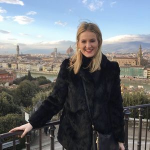 Meet your Posher, Lauren nicole
